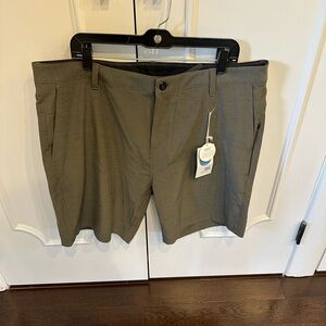 Men's Vuori Aim Shorts balsam gray size 38 NWT